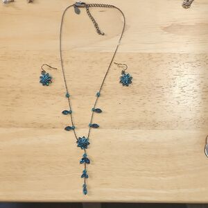 Premier Designs Teal Floral Necklace and Earring Set